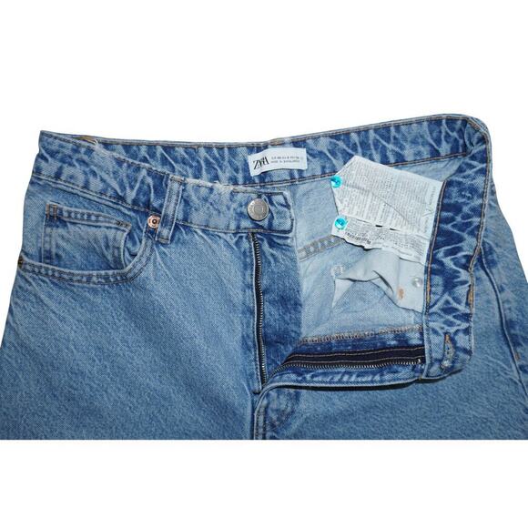 Zara High Rise Light Wash Mom Jeans – Size 8 (EUR 40, MEX 30) - Picture 3 of 7